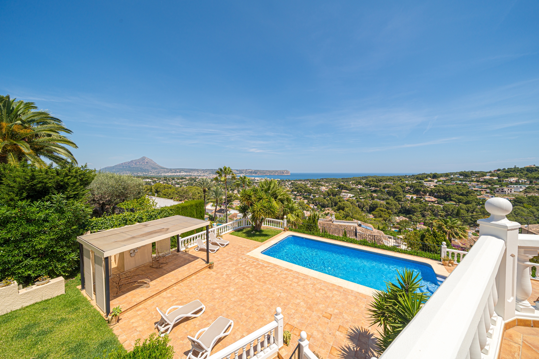 Villa en venta en Javea con vistas al mar. Zona Tosalet Cap Martí
